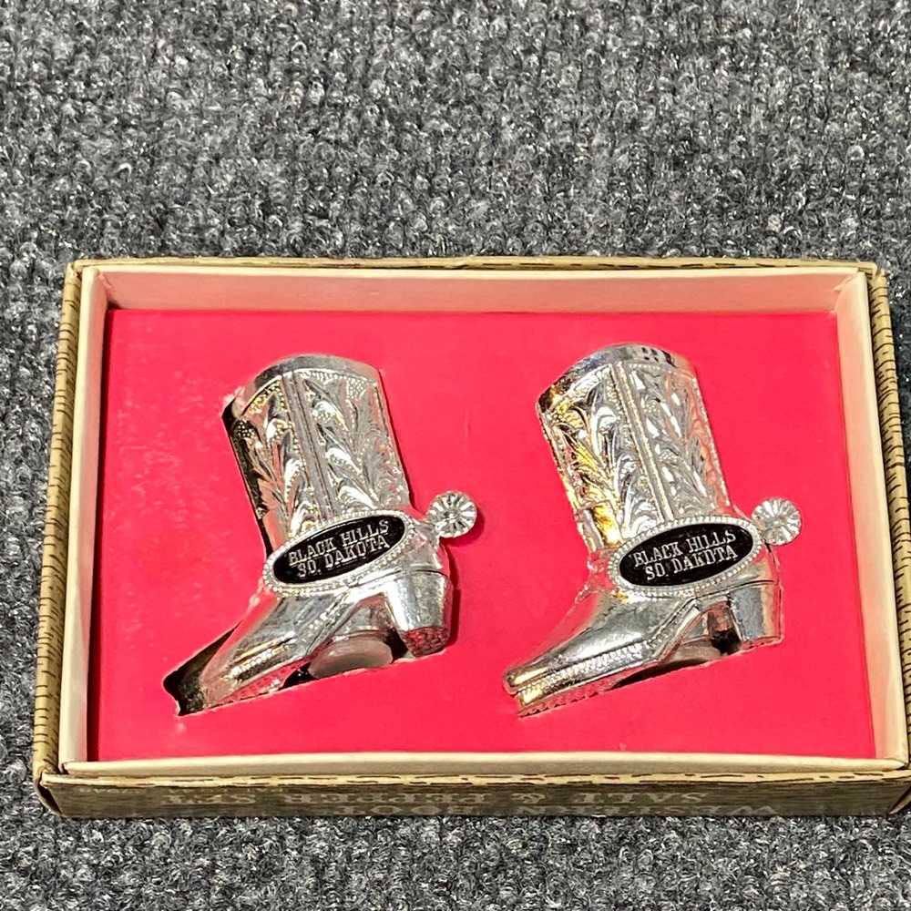 Vintage‎ Western Boot Salt & Pepper Shakers Black Hills Souvenir Collectible NEW